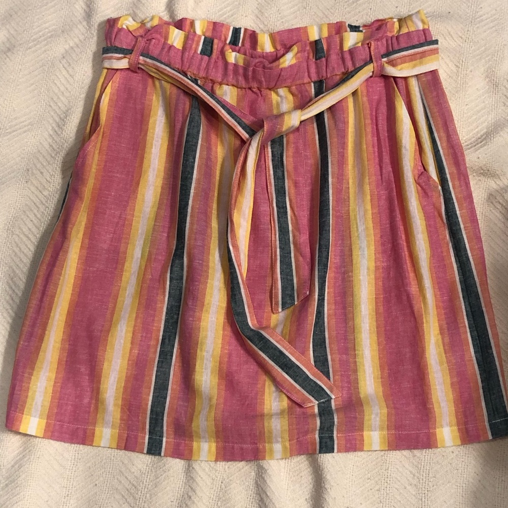 Vayda tie front skirt. Size L